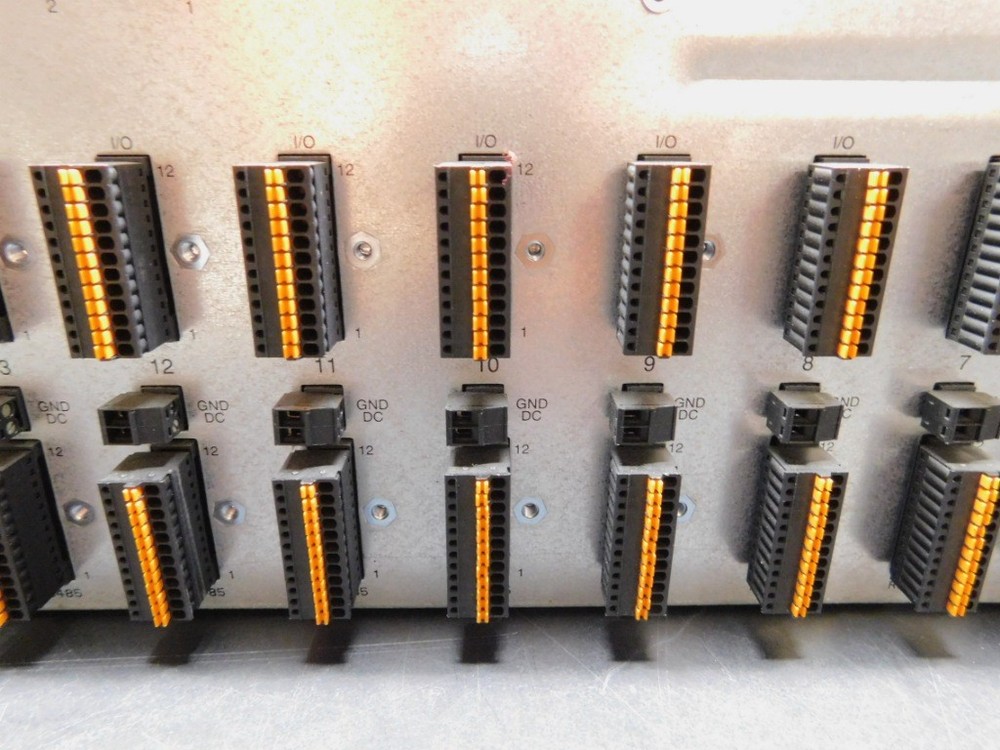 AXIS Q7920 Rackmount Video Encoder Chassis -- 0575-001-04