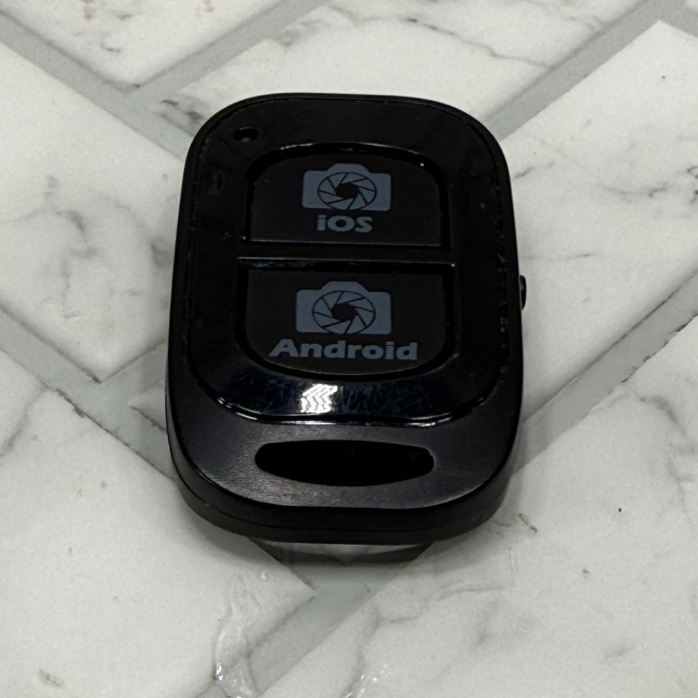 Ubeesize Bluetooth Wireless Camera Remote Clean Tested & Works SEE VIDEO