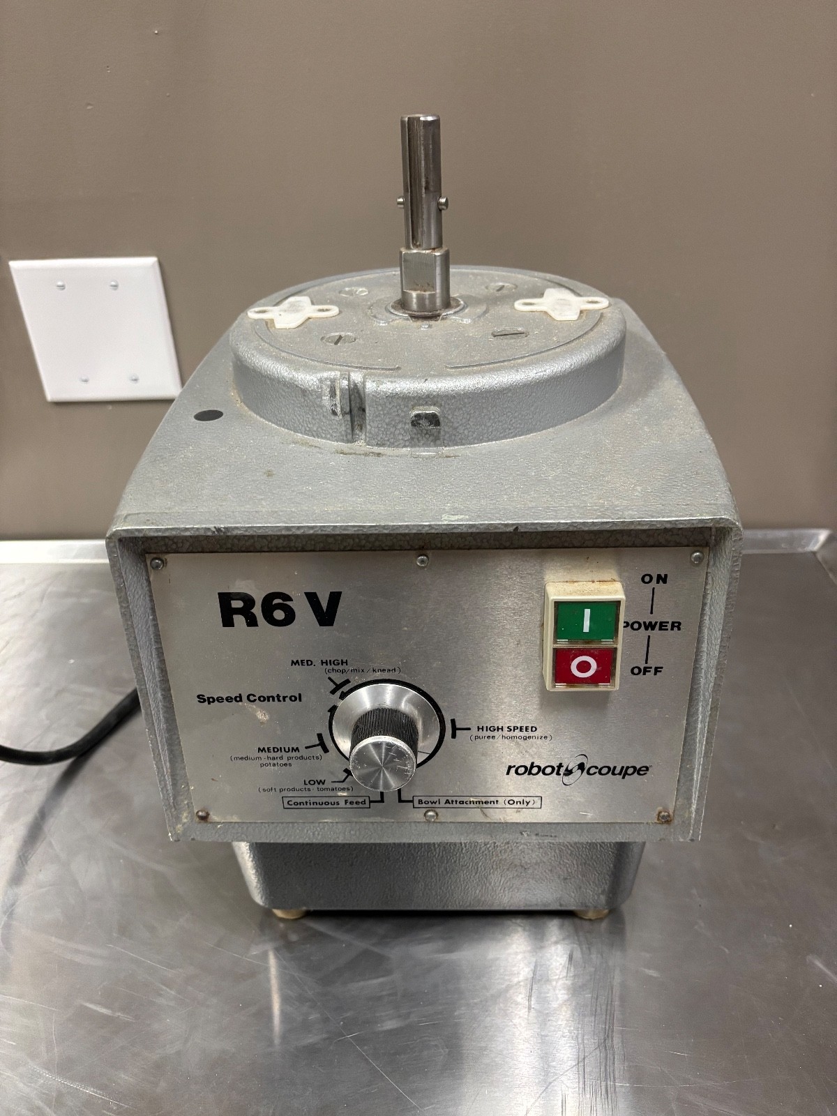 Robot Coupe R6V Food Processor 115 volts  BASE ONLY Works Great!