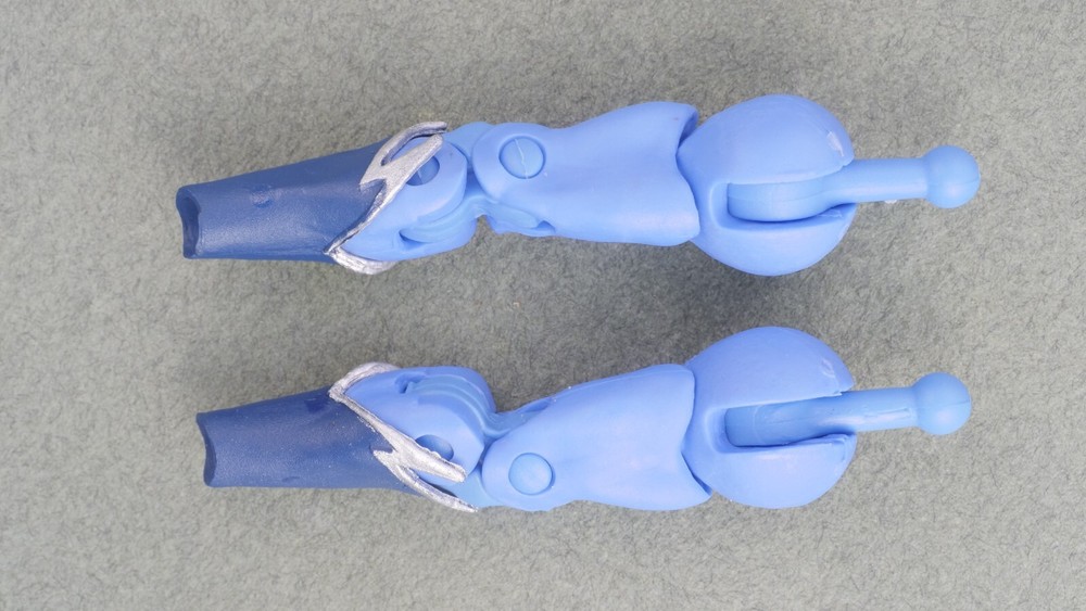 DC Multiverse Speed Metal Wally West Arms 7" 1/12 Scale Fodder