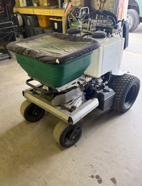 LESCO Zero Turn Spreader Sprayer Model 300