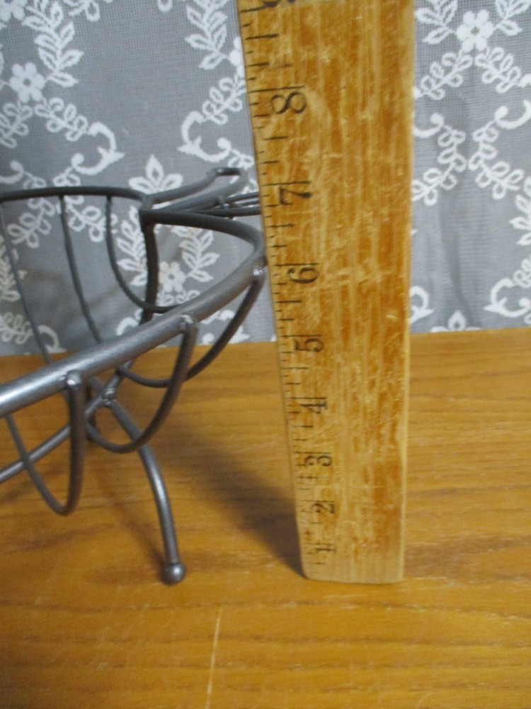 Heavy Metal Wire Apple-Shaped Fruit Basket