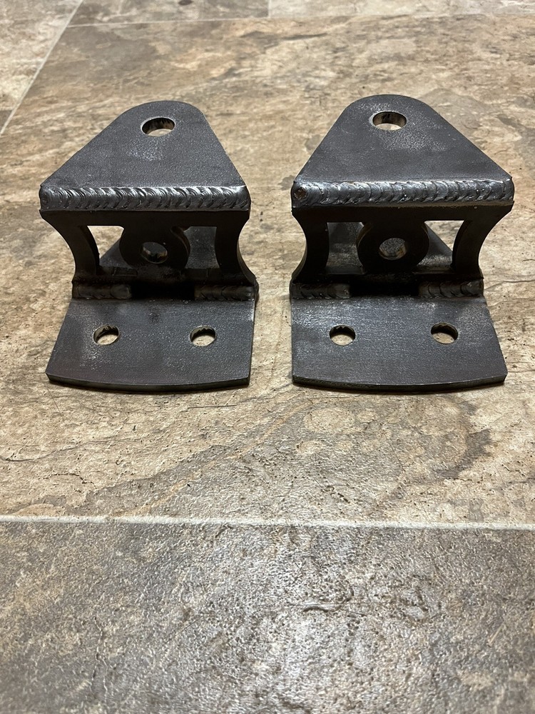 Traction Bar Mounts With Overlays