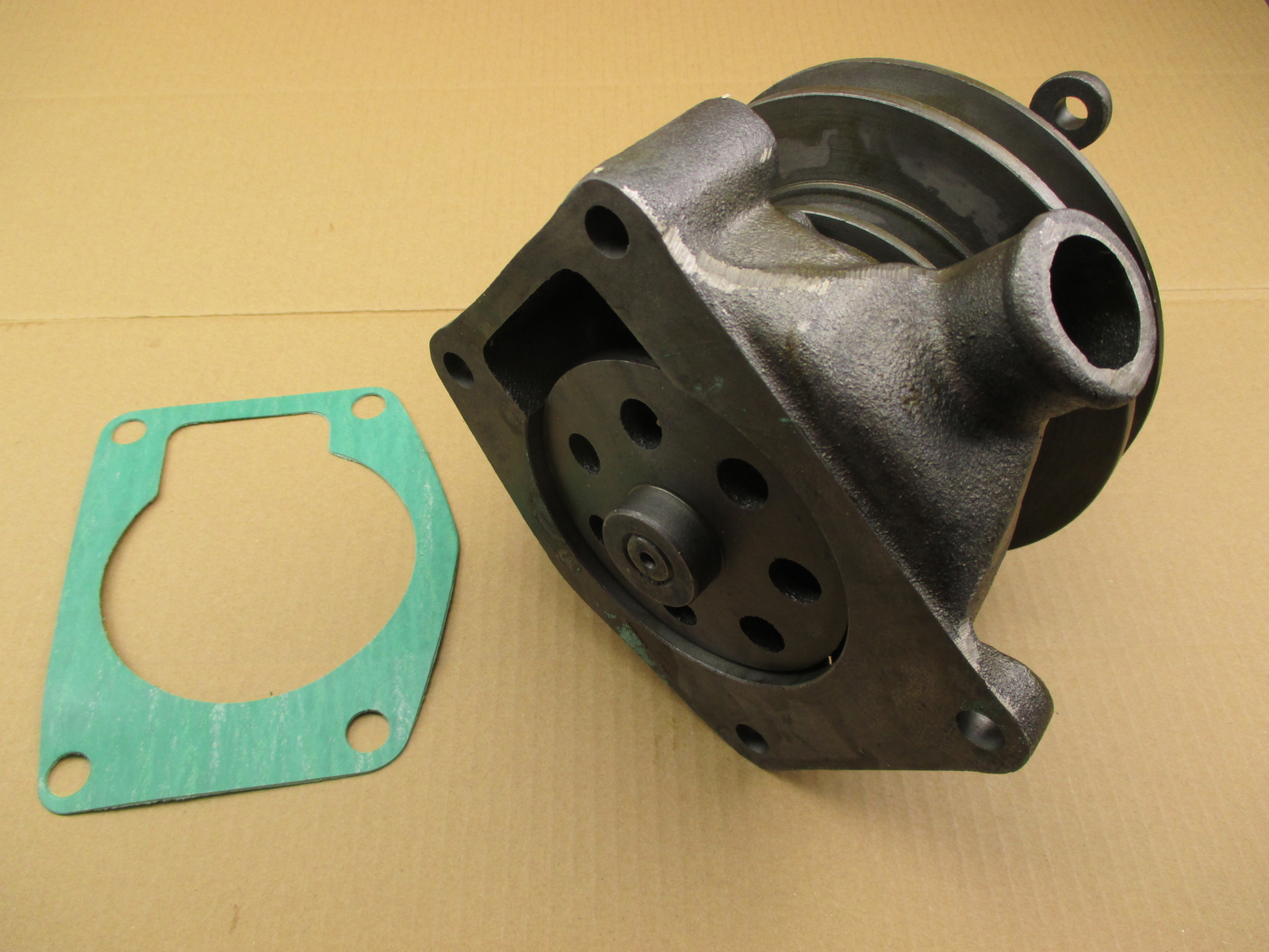 WATER PUMP + GASKET FOR IH INTERNATIONAL 400 450 FARMALL M MD SUPER M-TA