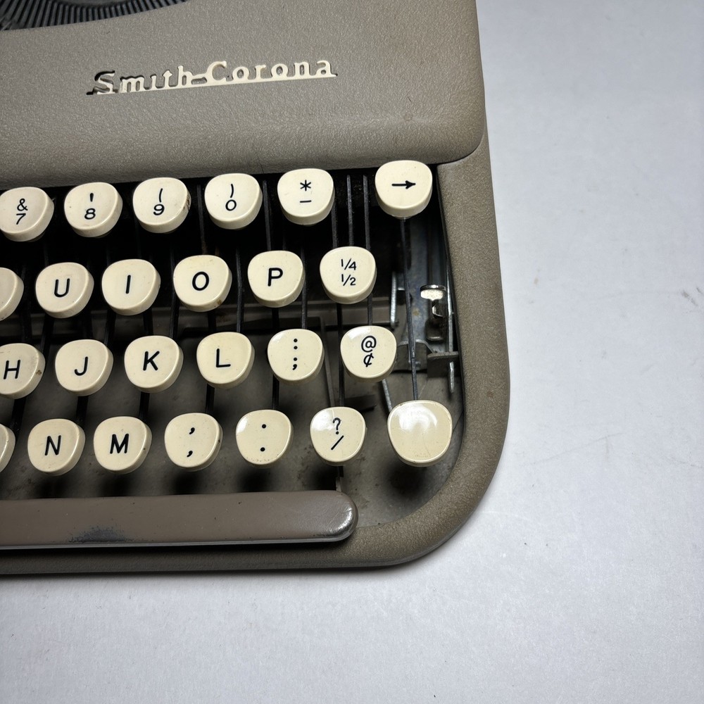 SMITH-CORONA Sterling Portable Typewriter w/Case Untested JL