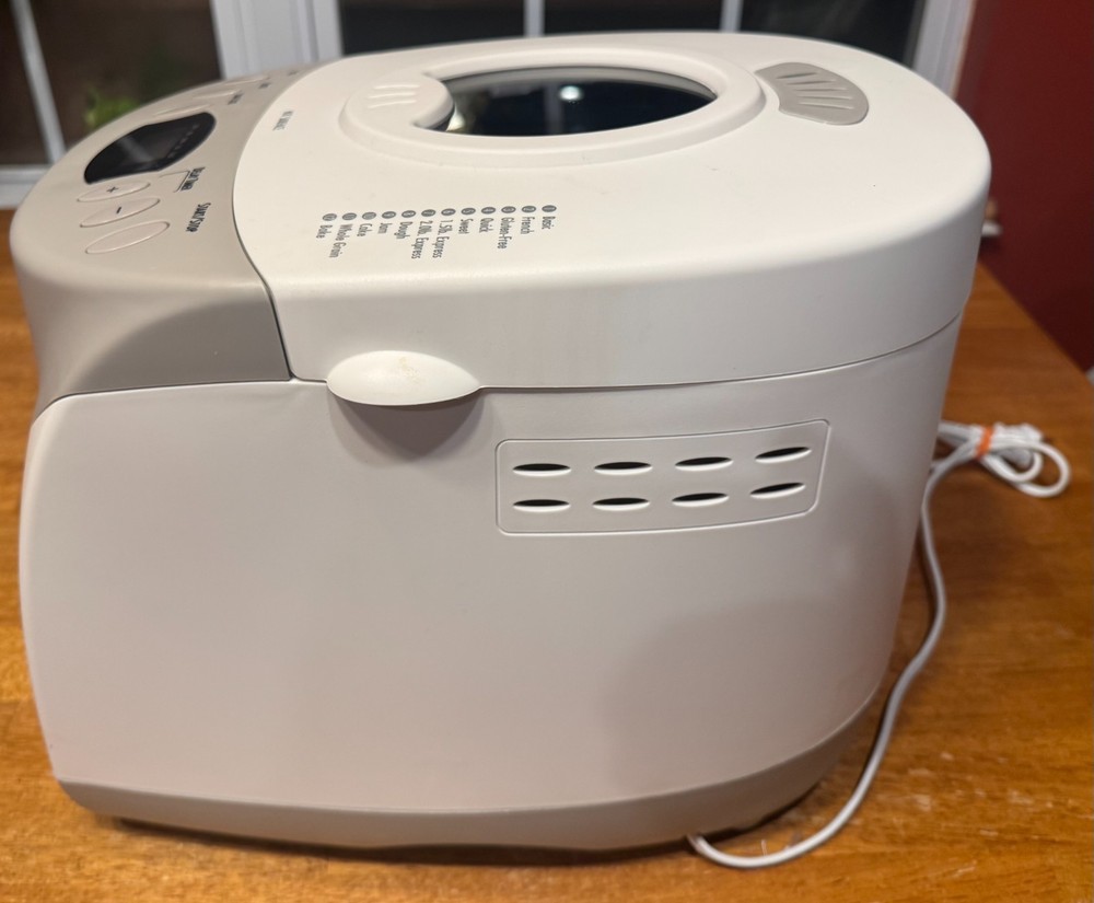Hamilton Beach HomeBaker Bread Machine Model 29881 , White, Type BM07