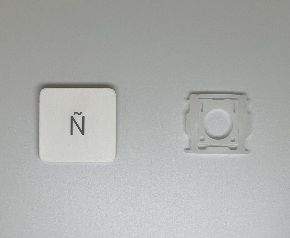 Apple Magic Wireless Keyboard SPANISH Replacement Keycaps Keys  (A2520)