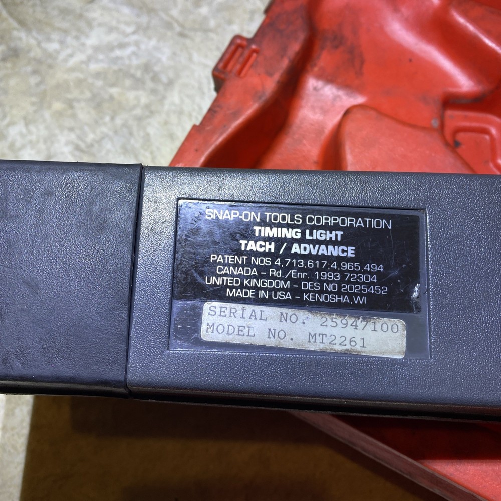 Snap On Computerized Tach/Advance Timing Light Model MT2261 with Case