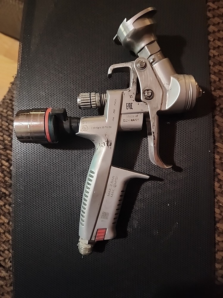 SATA SPRAYER WITH ATOM 2 AIR PERRSUREGAGUE