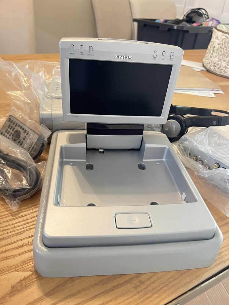 Sony MV-7101DSSony Mobile DVD Dream System