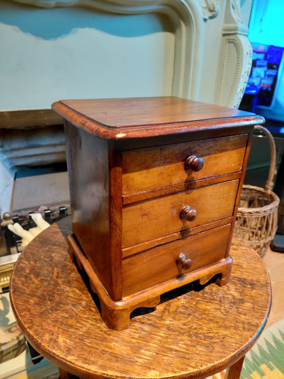 A Victorian Apprentice Piece Chest Of Drawers, Desktop 3 Drawers In Mahogany.