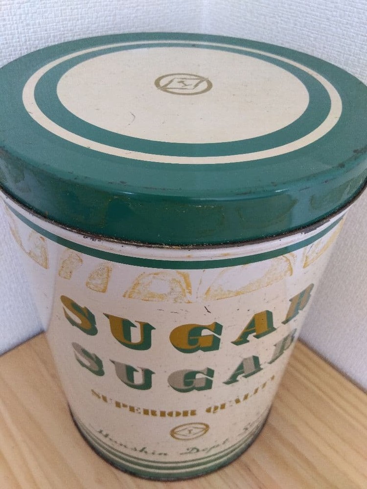Showa retro cans