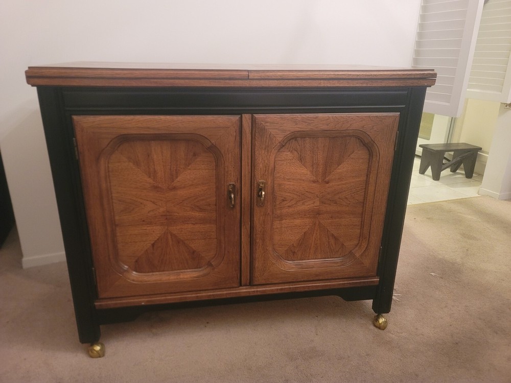 thomsonville modern design flip top server cabinet