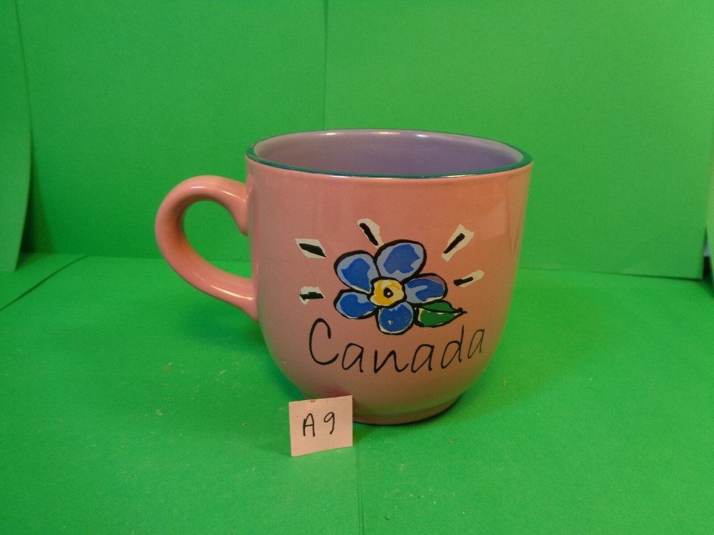 Canada/Happy Polar Bears Coffee Mug (Used/EUC)