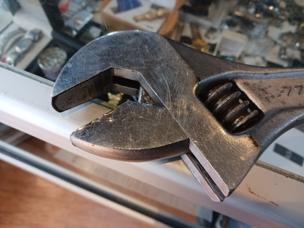 Irega 77-18" (450mm) Adjustable Wrench Chrome