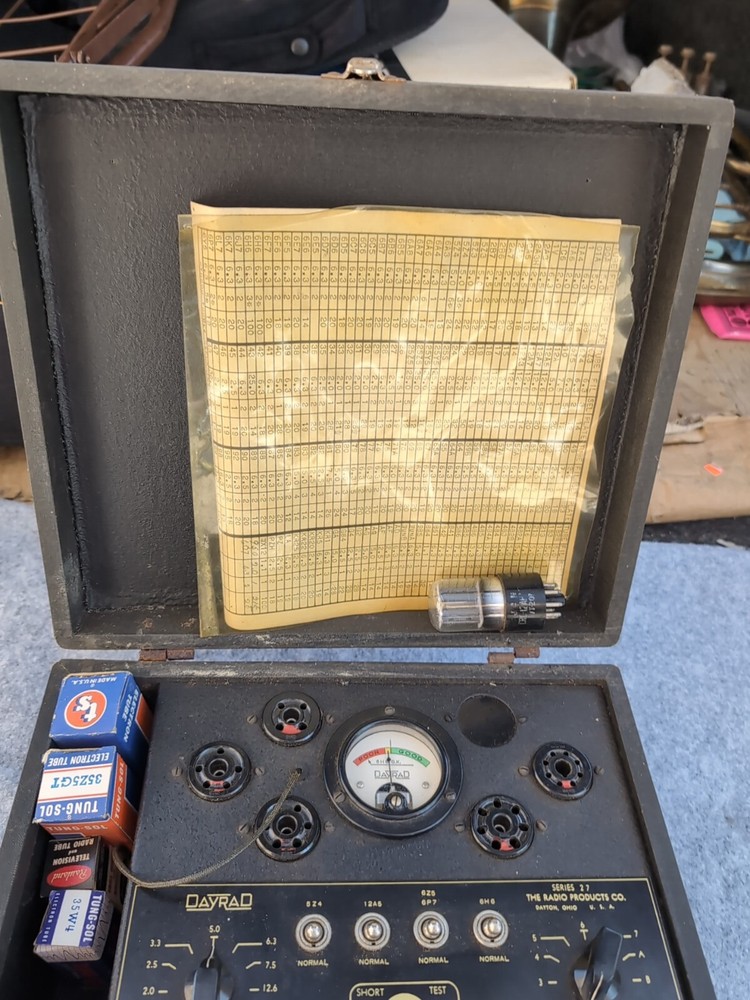 tube tester Dayrad With Tubes
