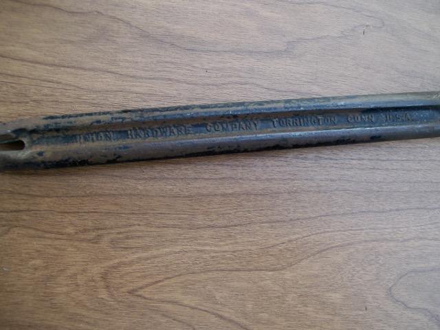 OLD CAST IRON CYCLOPS NAIL PULLER UNION HARDWARE CO. CONN.