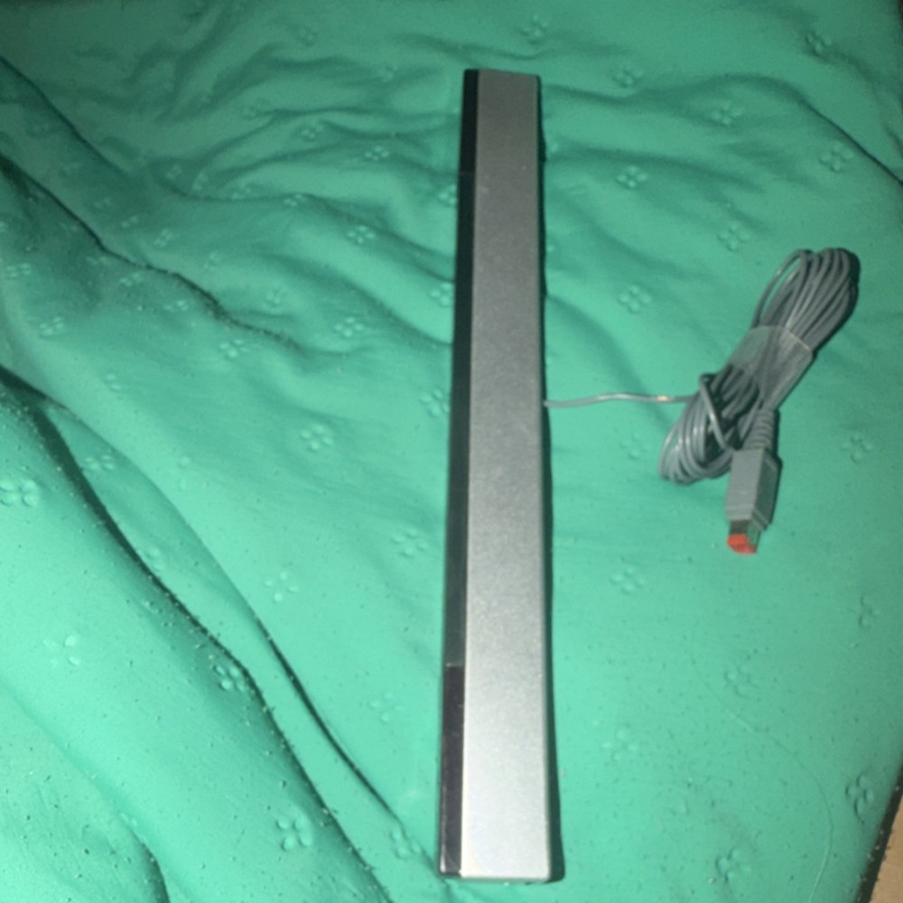 Nintendo Wired Sensor Bar Silver 8ft Cable for Nintendo Wii Console