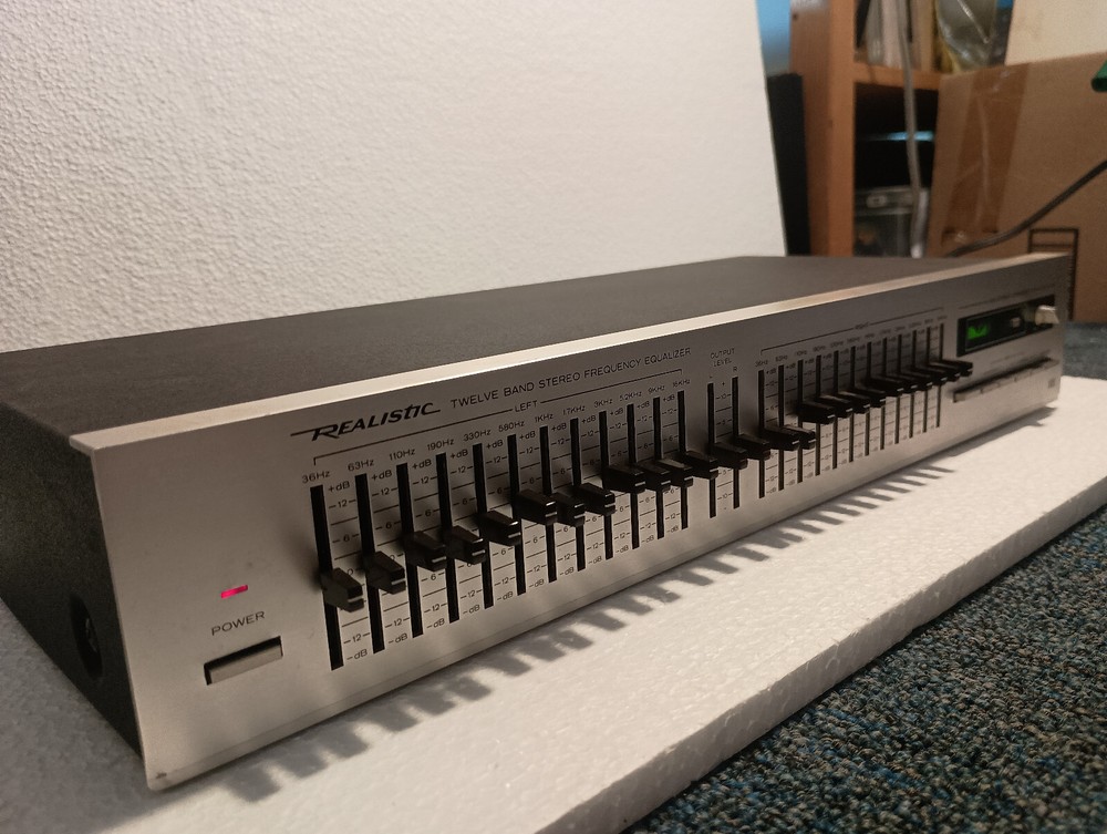 Realistic Model 31-2010, 12-Band Stereo Frequency Equalizer (Pro Serviced)