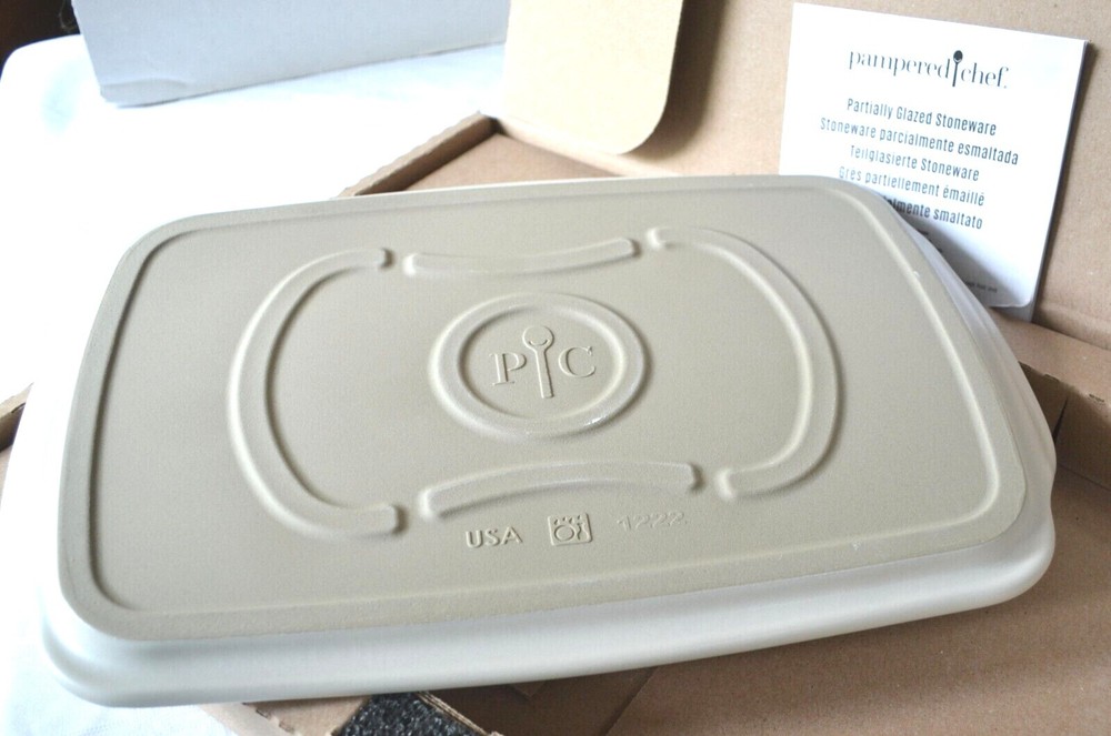 Pampered Chef ~ NEW~ STONE RECTANGULAR BAKER & TRAY 9" x 13" Glazed / Unglazed