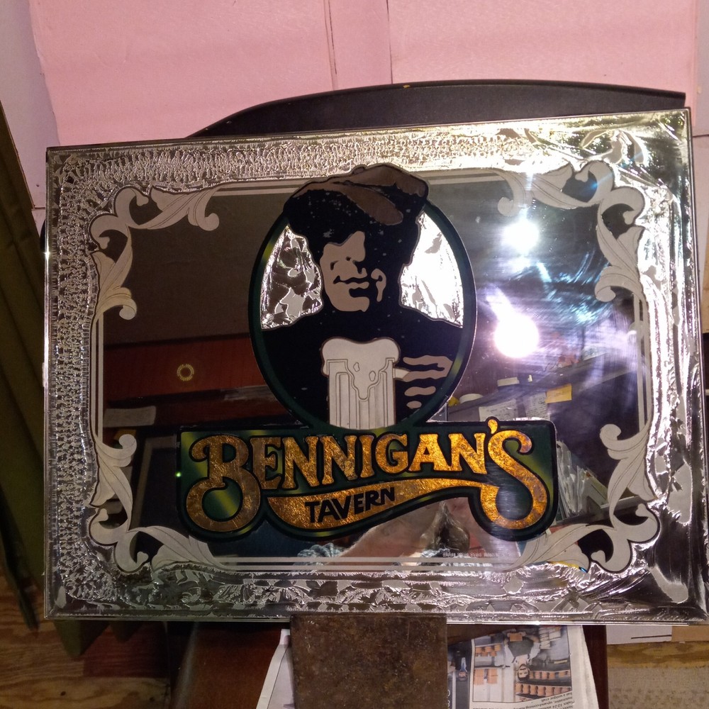 "Bennlgans"--- wall MIRROR