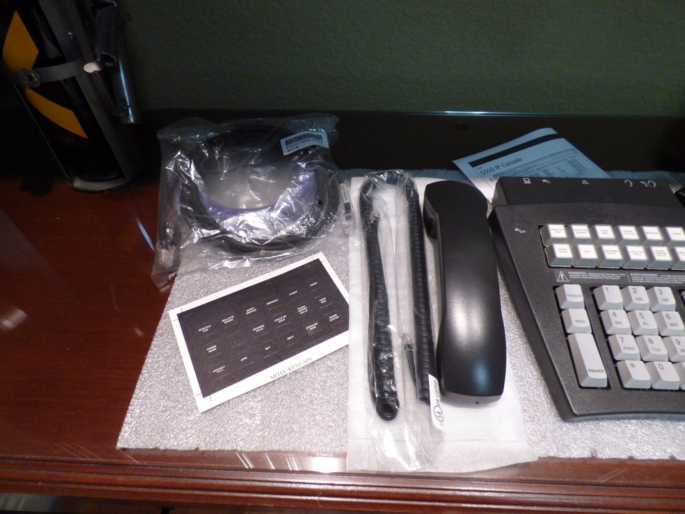 MITEL 5550 IP CONSOLE 50003071 MINT CONDITION with power.