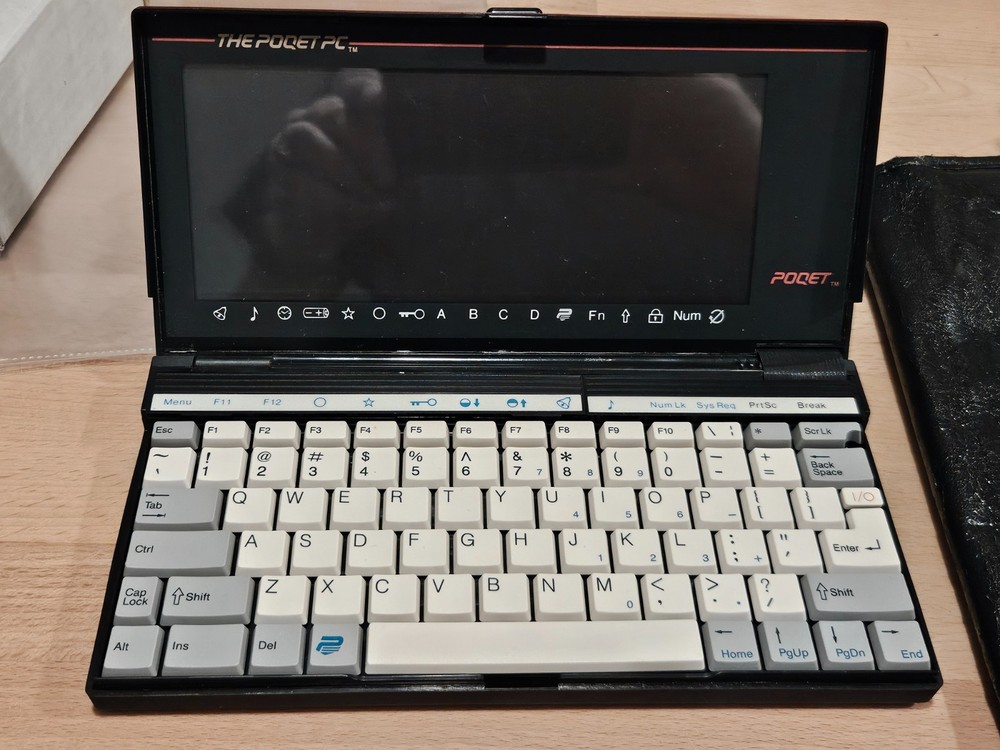 Poqet PC Model 0164, many accessories, some issues with display