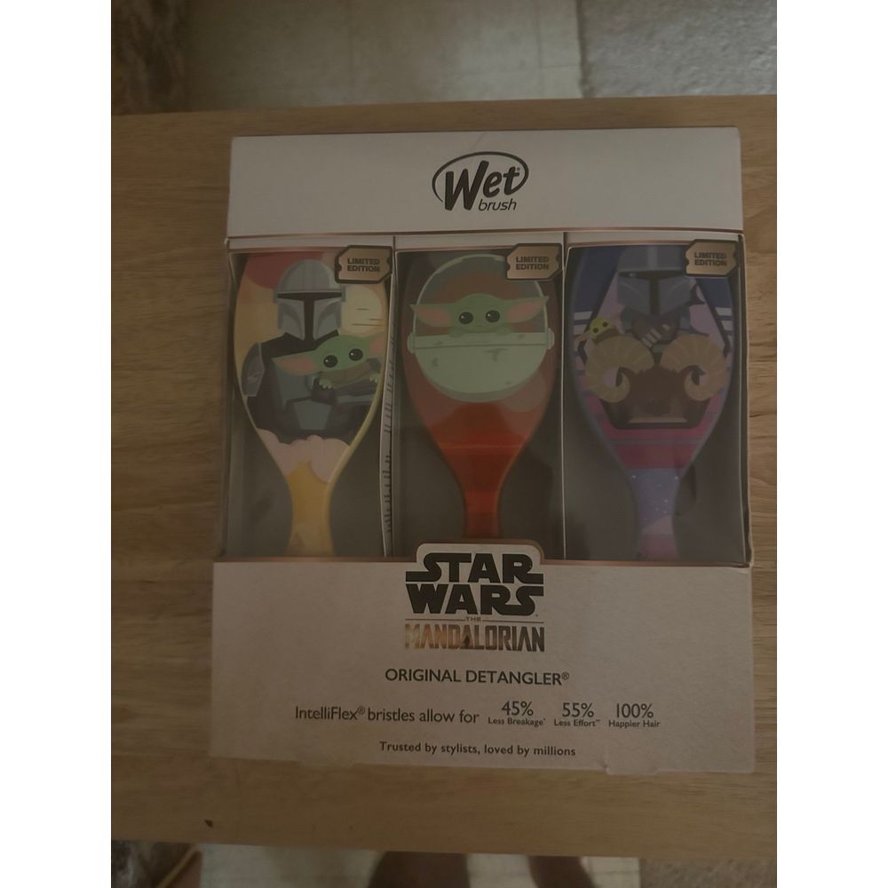 Star Wars Mandalorian Wet Brush Set