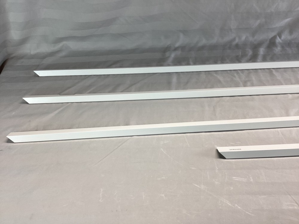 Samsung VG-SCFA55WTBZA 55'' The Frame Customizable TV Bezel - White - READ
