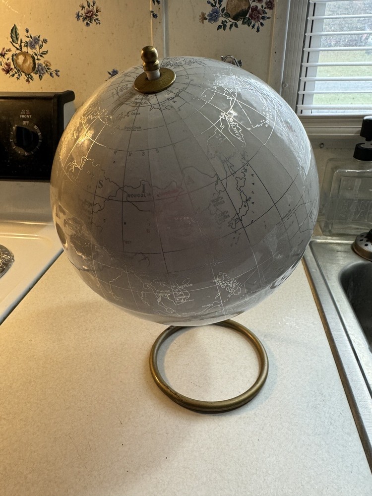Legend International Boundary White World Globe