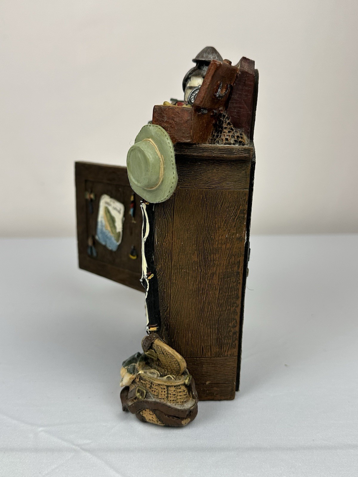 Gone Fishing Clock Figi 1999 Clock Works Rustic Cabin Fish Lantern