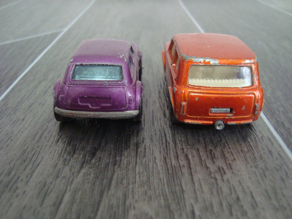 2 Vintage Racing Mini ( Matchbox / Corgi Juniors )
