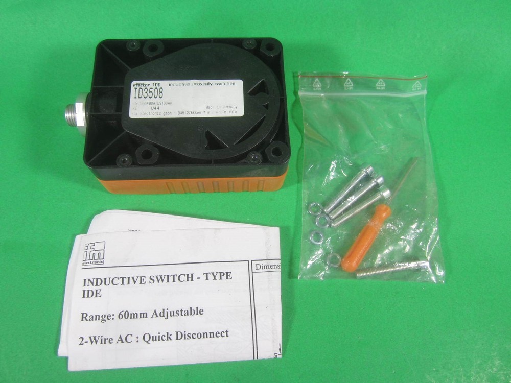 IFM Efector Proximity Switch -- ID3508 -- New