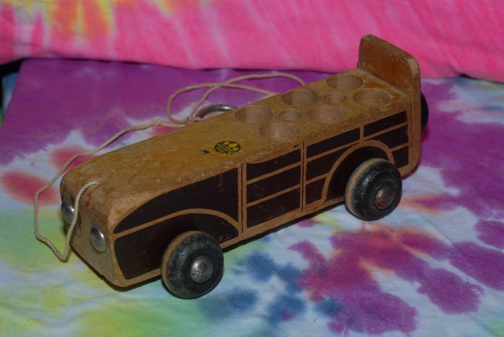 Holgate Toy - rolling pull-along toy