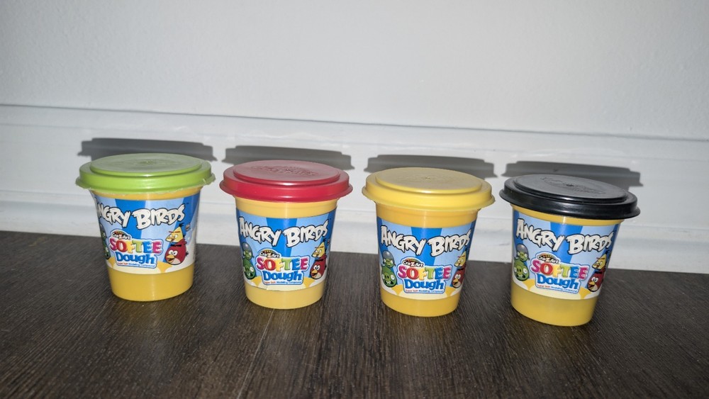 Angry Birds Vintage 2012 Crazy Art Softee Dough Containers **Read Description**