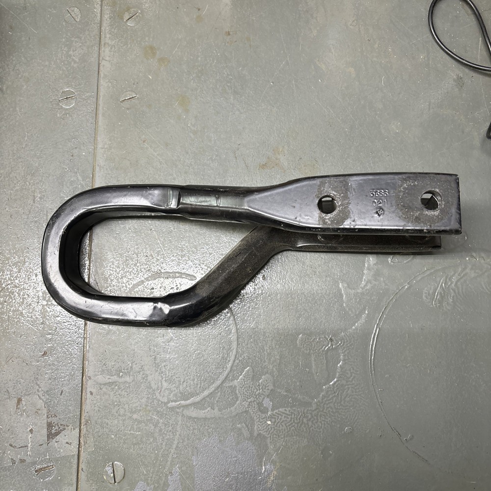 GM GMC Front Tow Hook, 5686