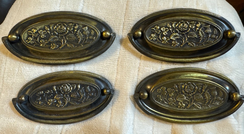 4- VTG Hepplewhite Drawer Pulls 3 Large 1 Medium