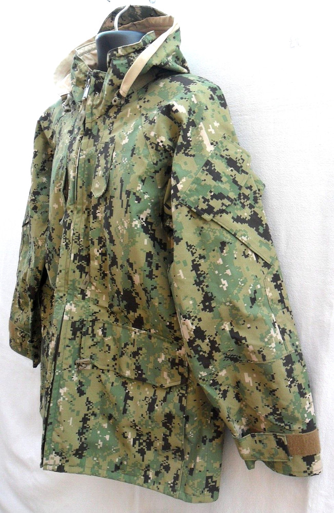 US NAVY ISSUE UNIFORM PARKA WORKING TYPE III CAMO PTFE LAMINATE MEDIUM REG EUC!!