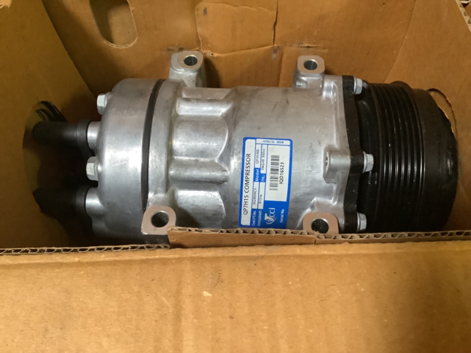 GENUINE NEW OEM INTERNATIONAL A/C COMPRESSOR Pt # 3628699C4.