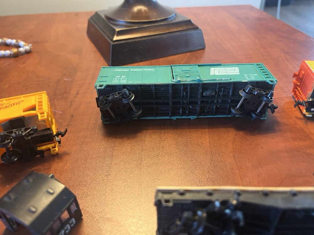 Tyco Mix Train Car Lot