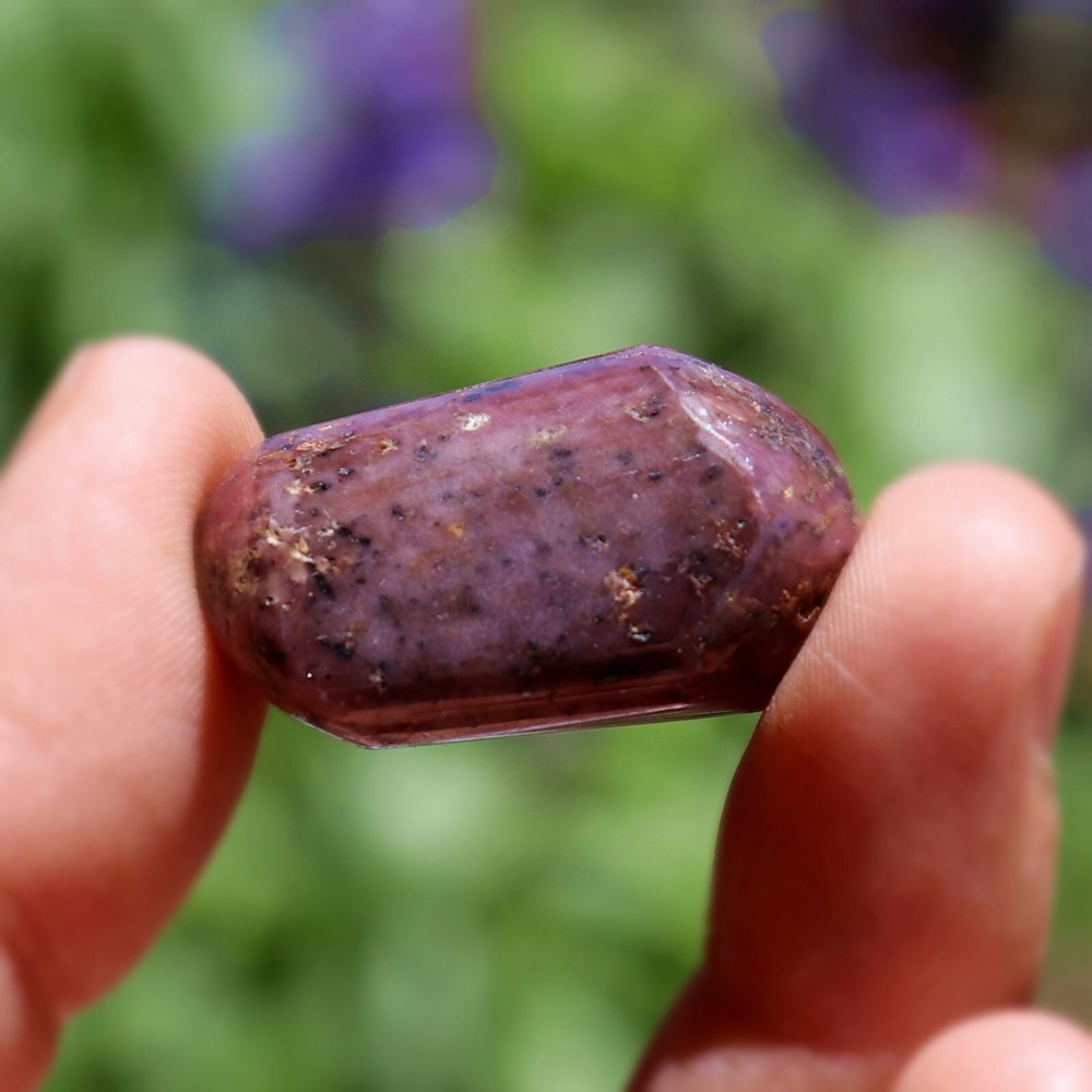 Tumbled Stone: Ruby, Red Corundum from India (RUB68)