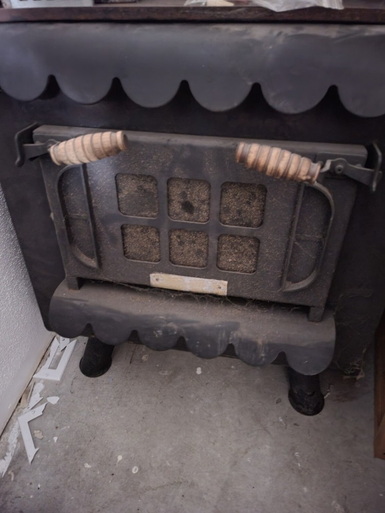 Wood Stove With Pipes