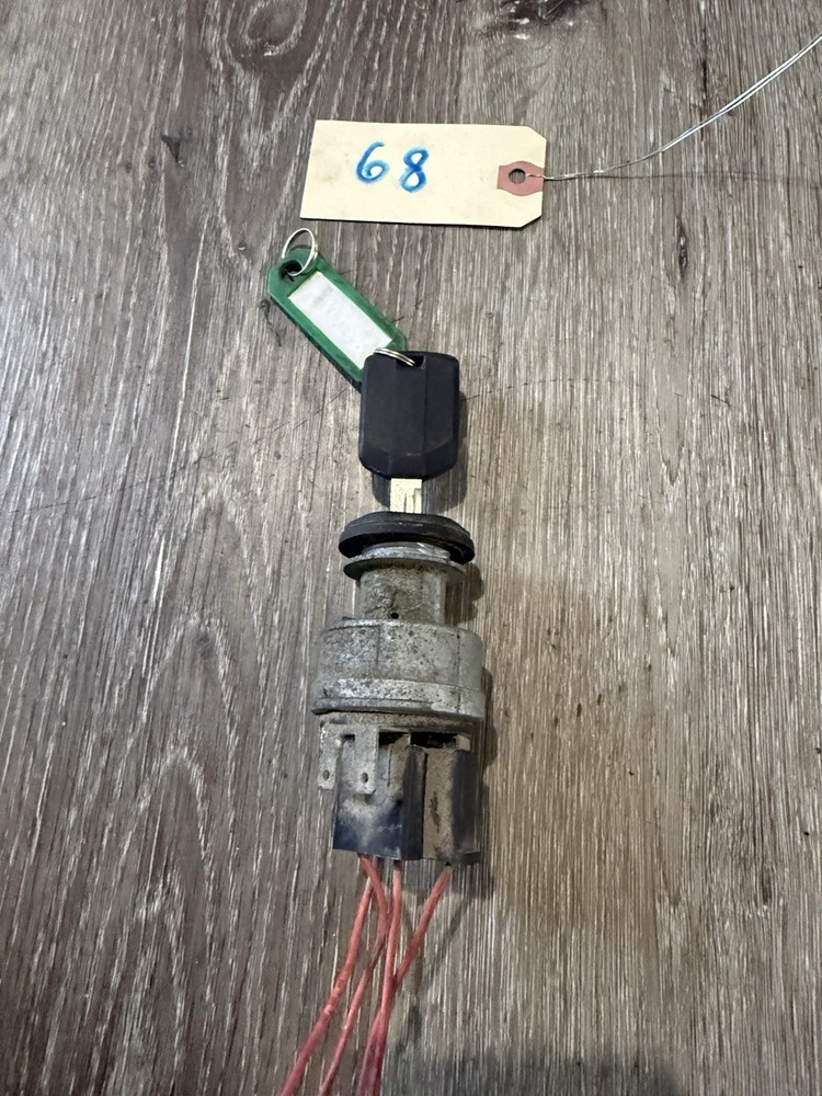 Freightliner SWITCH WITH KEY, POLLAK - P/N: Missing P/N