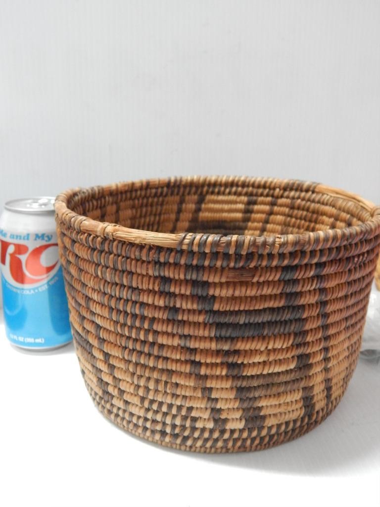 LARGE c1890s ANTIQUE PIMA INDIAN BOWL FORM BASKET - DYNAMIC DESIGN