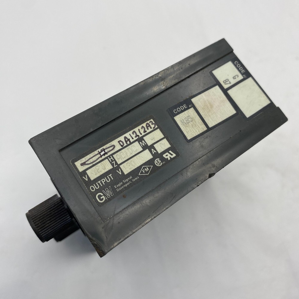 EAGLE SIGNAL CONTROLS MINIFLEX SERIES DA1312A3 SOLID-STATE TIMER 120V 🎯