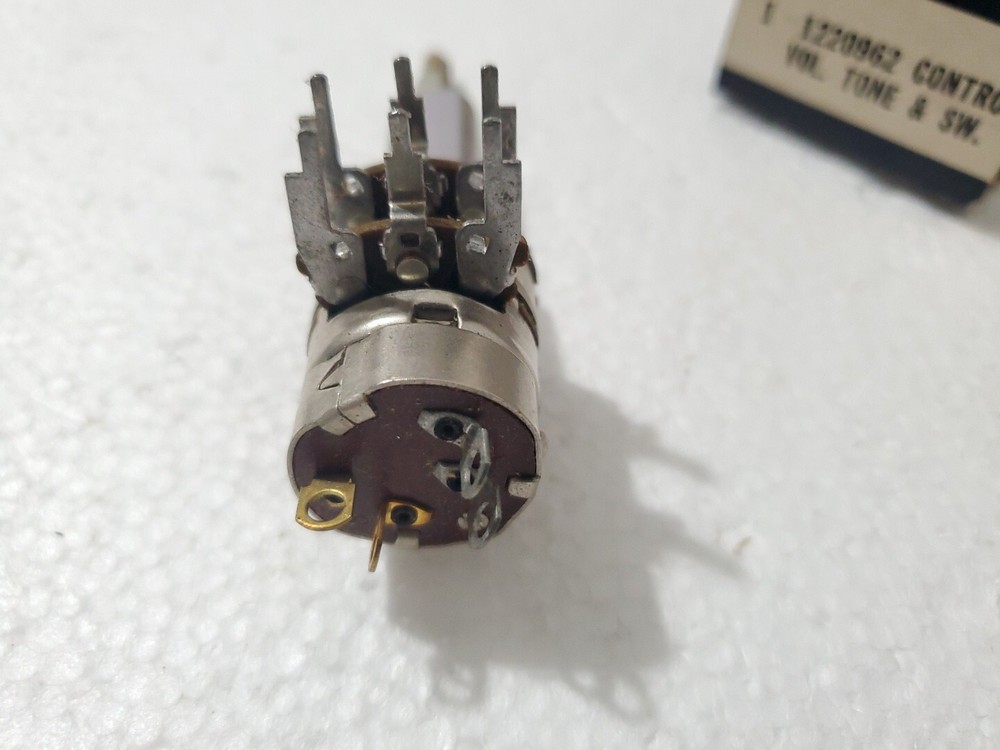 DELCO Control Volume Tone Switch Part #1220962 - Potentiometer