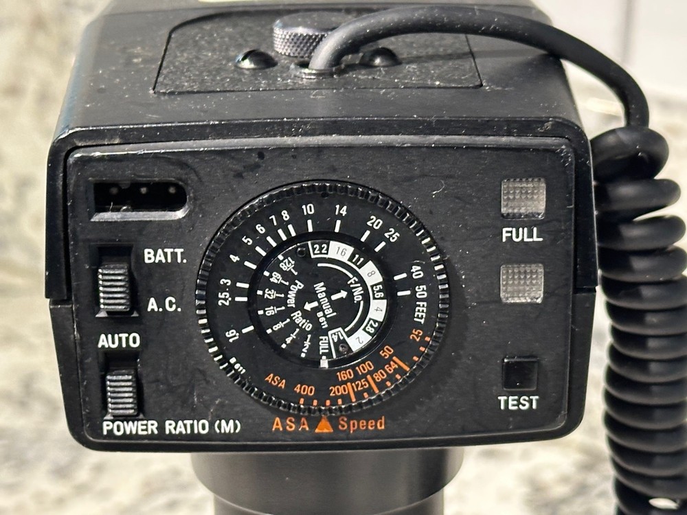 SUNPAK AUTO 611 Thyristor Handle Mount Flash w/Power Supply & Diffuser Tested