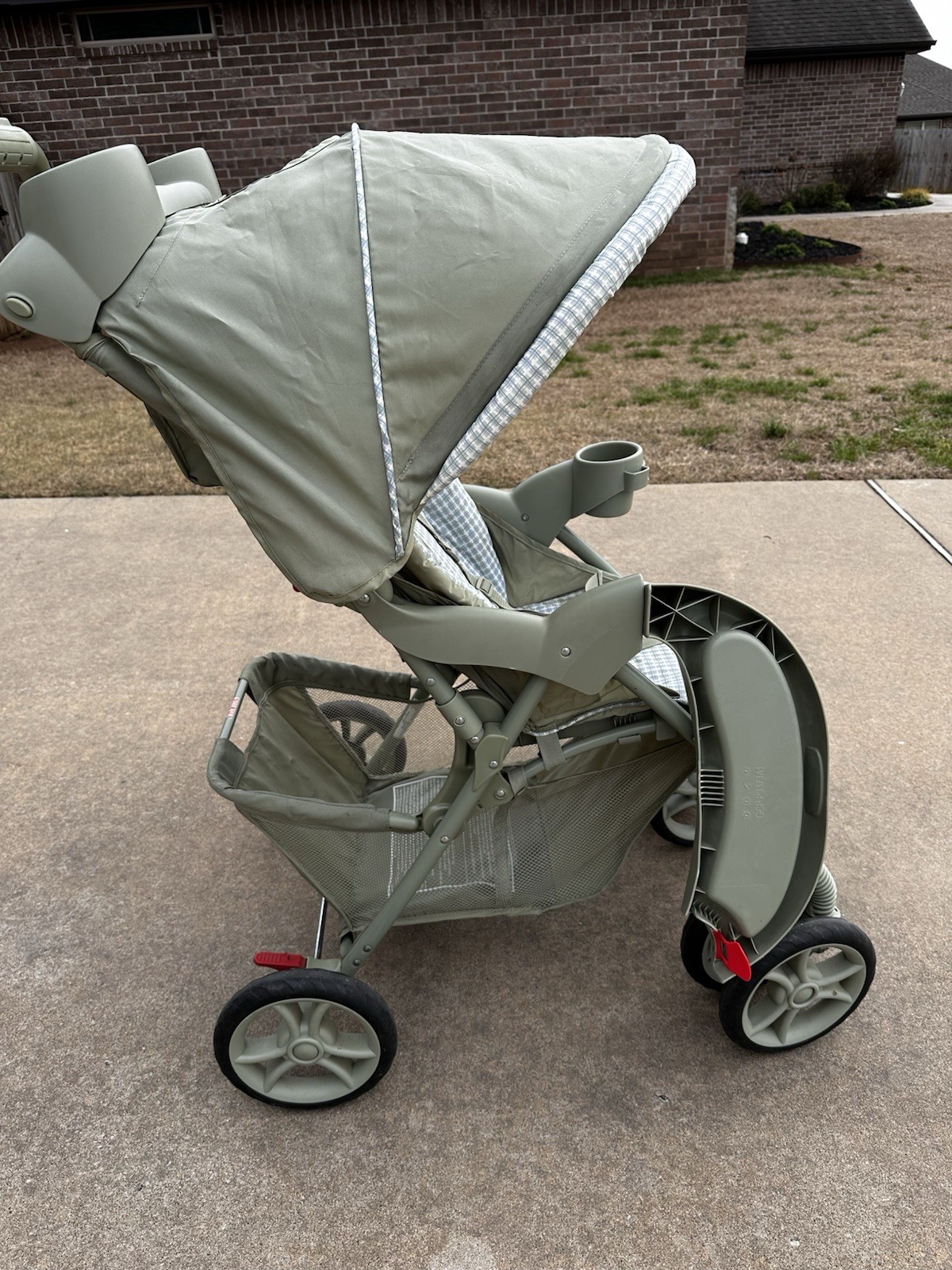 Vintage Graco Y2K Winnie The Pooh Baby Stroller Folding