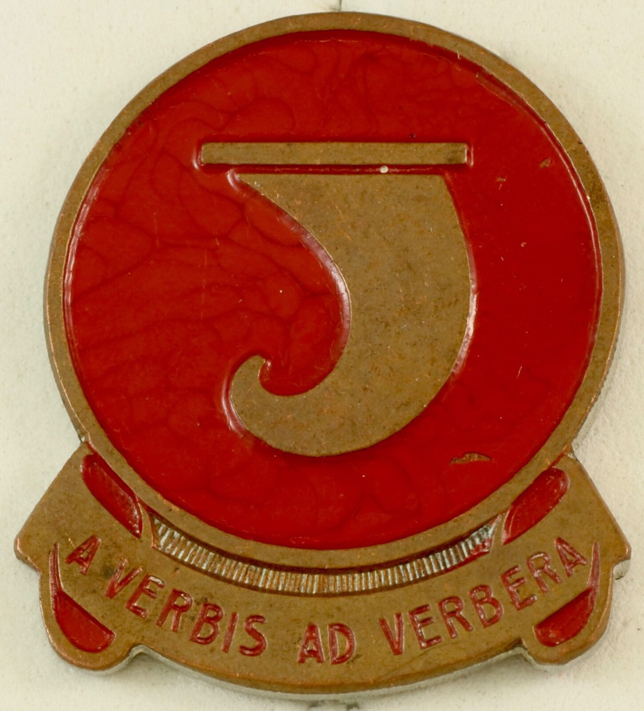 1st DIVARTY Crest DI/DUI Pinback Foreign Made PAINTED