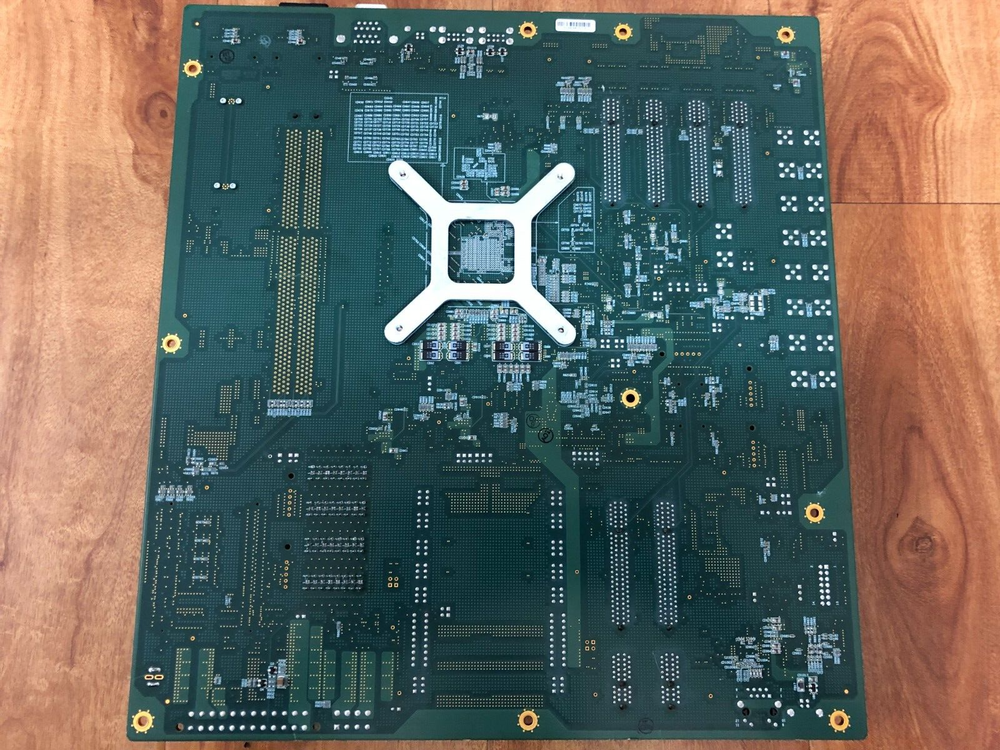 Broadcom / Netlogic Evaluation Board PCB-MB-SVP2-A1-17 /With CPU & MEMORY